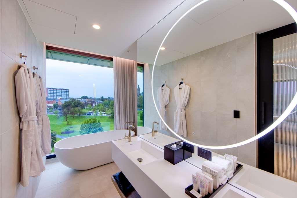 Oval Hotel At Adelaide Oval المظهر الخارجي الصورة Bathroom