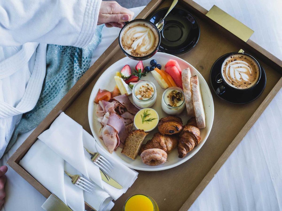Oval Hotel At Adelaide Oval المظهر الخارجي الصورة Room service