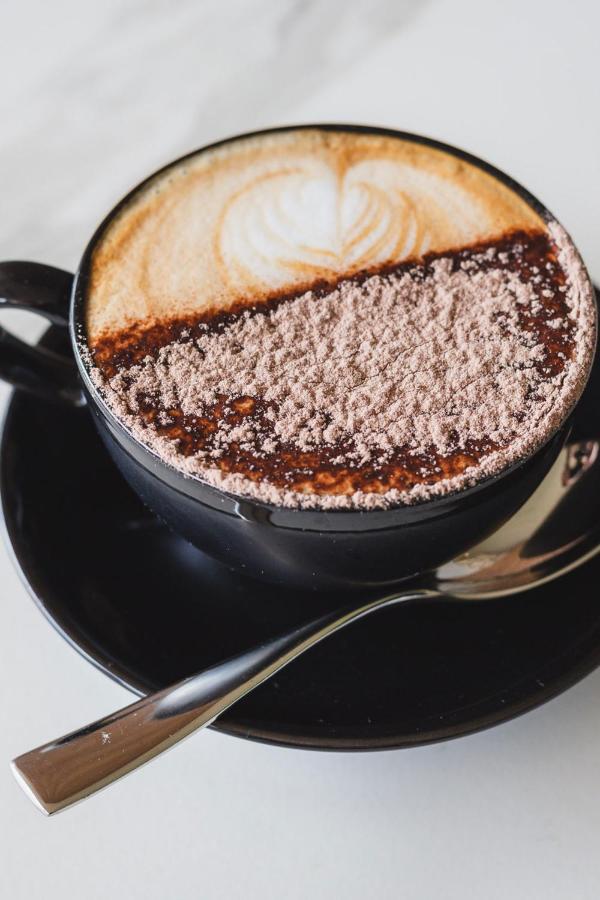 Oval Hotel At Adelaide Oval المظهر الخارجي الصورة A cup of hot chocolate
